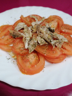 Una foto de Ensalada de sardinas asadas