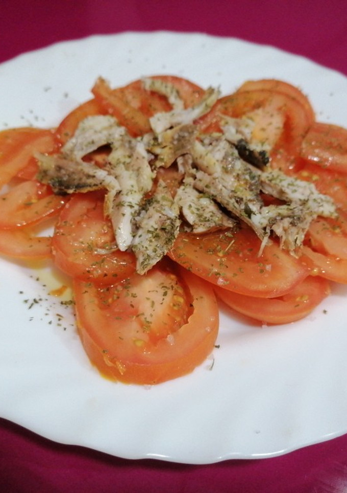 Una foto de Ensalada de sardinas asadas