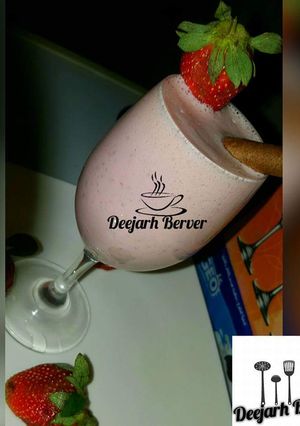 A picture of Stawberry smoothie.