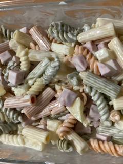 Una foto de Ensalada de pasta fresquita y veraniega
