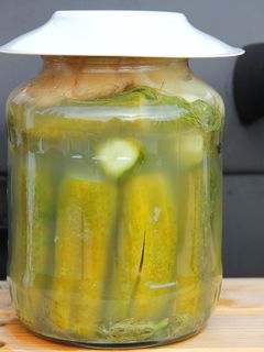Klasszikus kovászos uborka recept fotója