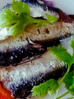 Una foto de Sardinas en baño de Maria