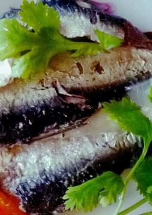 Una foto de Sardinas en baño de Maria