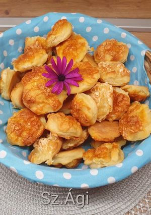 Juhtúrós pogácsa recept fotója