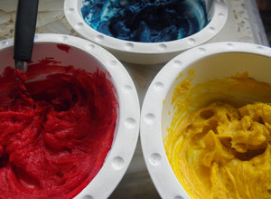 Una foto de Glasé para decorar huevos de Pascua