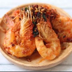 A picture of Roasted King prawns with crispy chilli and garlic Thai style 🦐.