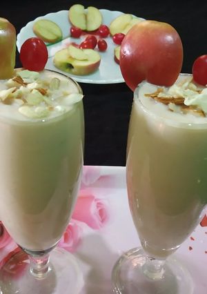 A picture of Apple🍎cherry🍒milk shake 🍹🍹🍸🍸🍷🍷.