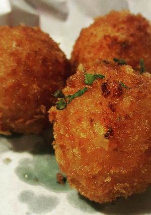 A picture of Crispy Cheese Balls.
