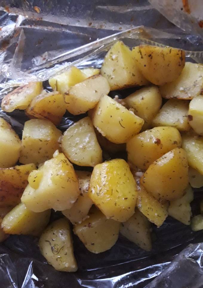 Картошка, запечённая в рукаве