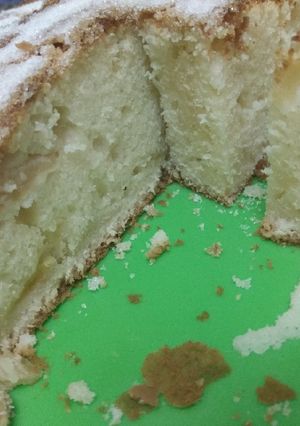 Una foto de Torta de aceite con trozos de manzana