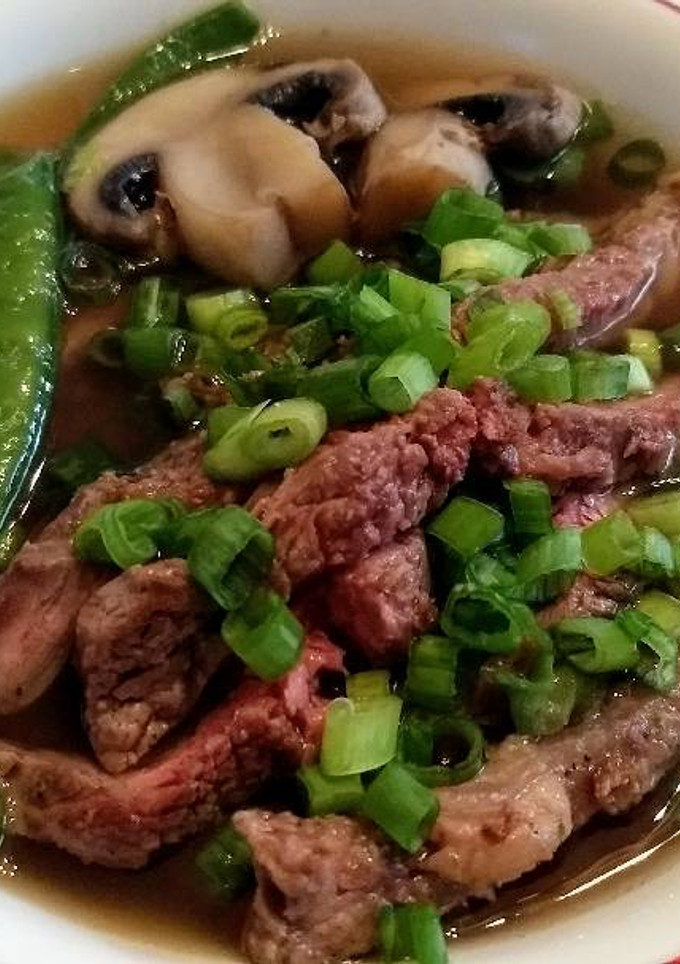 A picture of Beef Udon.