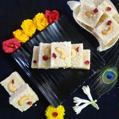 A picture of Fresh coconut burfi.