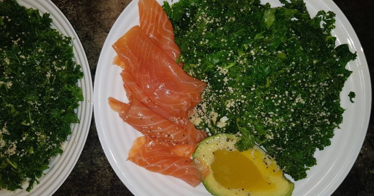 Smoked salmon kale avocado salad (paleo, gluten free, dairy fre) Recipe