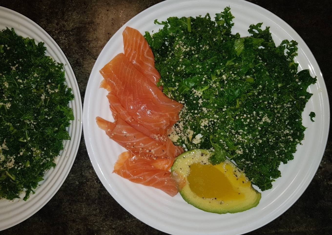 Smoked salmon kale avocado salad (paleo, gluten free, dairy fre)