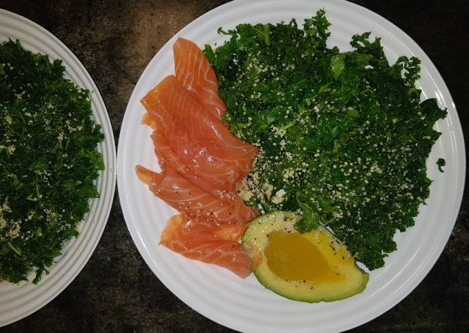How to Make Homemade Smoked salmon kale avocado salad (paleo, gluten free, dairy fre)