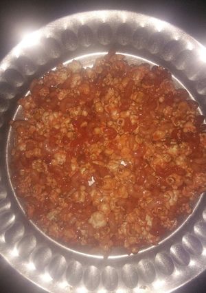 A picture of Popcorn chikki.