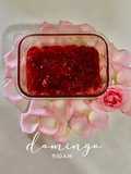 Mermelada de fresa con pétalos de rosa