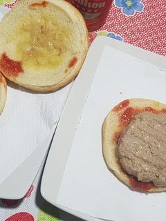 Una foto de Hamburguesas a la cerveza con queso de cabra