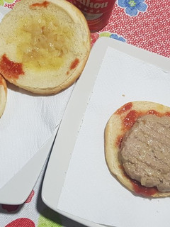 Una foto de Hamburguesas a la cerveza con queso de cabra