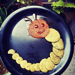 A picture of Catterpillar uttapams.