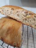 Pan sin amasar (no knead bread) cocinado en el horno en cacerola de hierro