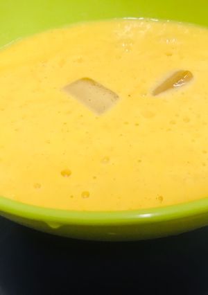 A picture of Quick mango shake for family serving.