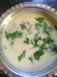 ગુજરાતી કઢી (Gujarati kadhi recipe in Gujarati) રેસીપી મુખ્ય ફોટો