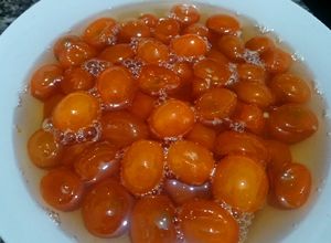 Una foto de Quinotos en almíbar