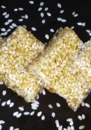 A picture of Sesame chikki.