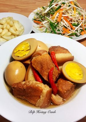 Hình của món Thịt Kho Trứng (Thịt Kho Tàu).