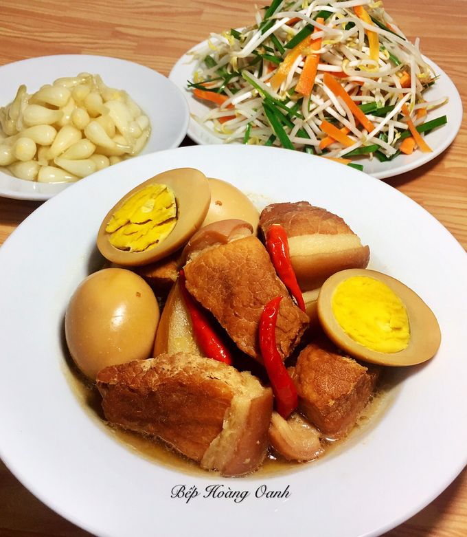 Hình của món Thịt Kho Trứng (Thịt Kho Tàu).