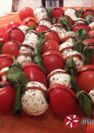 A picture of Caprese Skewers.
