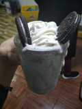 Milkshake de oreo con crema de leche
