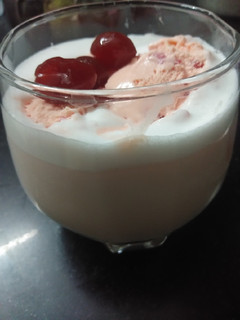 A picture of Ice cream shot.