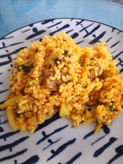 Una foto de Arroz con choco y lomo de atún