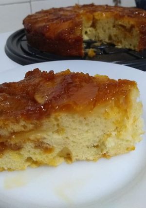Una foto de Torta invertida de manzana y yogur