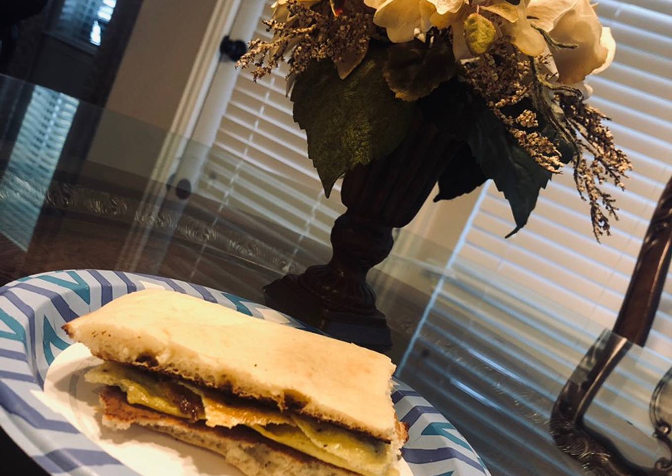 Breakfast sandwich