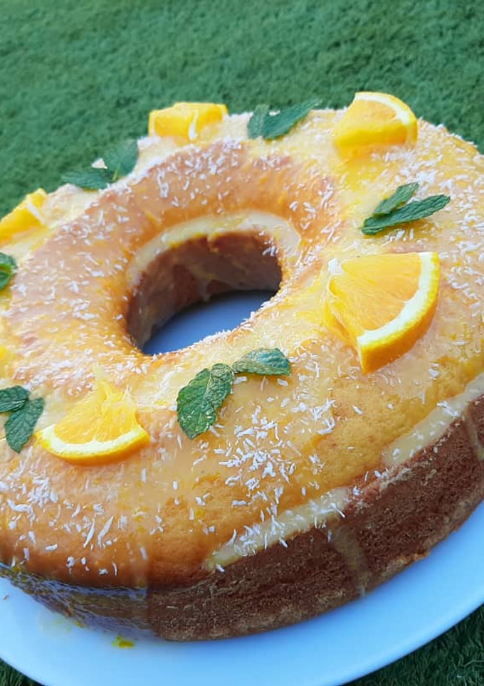Una foto de Bizcocho familiar de naranja, con una salsa deliciosa 🍊🍊💞💞