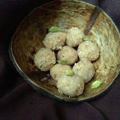 A picture of Coconut laddoos.