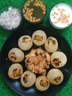 પાણીપુરી (Panipuri Recipe In Gujarati) રેસીપી મુખ્ય ફોટો