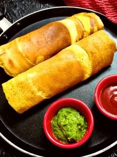 बेसन का चीला (besan ka cheela recipe in Hindi) रेसिपी मुख्य फोटो