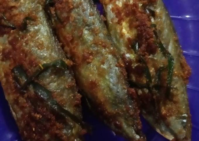 Ikan Kembung Goreng Daun Jeruk