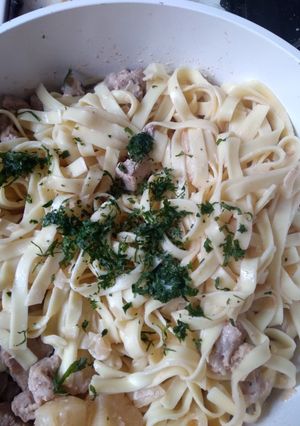 Una foto de Pasta primavera con bondiola de cerdo