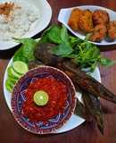 Pecel Lele dan sambal lamongan