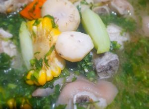 Hình của món Canh xương ninh củ mã thầy.