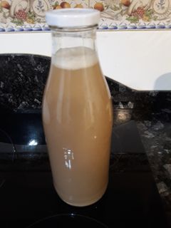 Una foto de Bebida vegetal de trigo sarraceno con hojas de estevia