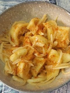 Una foto de Ensalada de limón y cebolla al pimentón