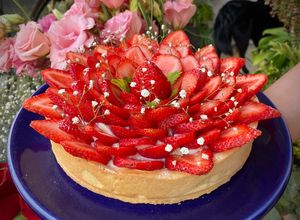 Una foto de 🍓 Tarta de frutillas con crema pastelera