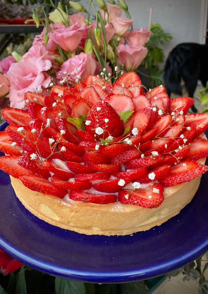 Una foto de 🍓 Tarta de frutillas con crema pastelera