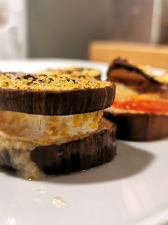 Una foto de Sándwich de berenjena
